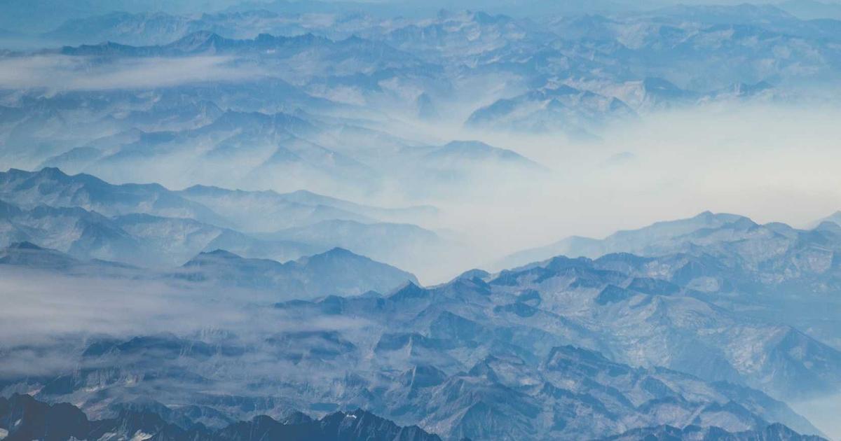 The Favicon Psychology Study: Why 64×64 Pixel Icons Influence Click Decisions in SERPs (With 19 Brand A/B Tests)